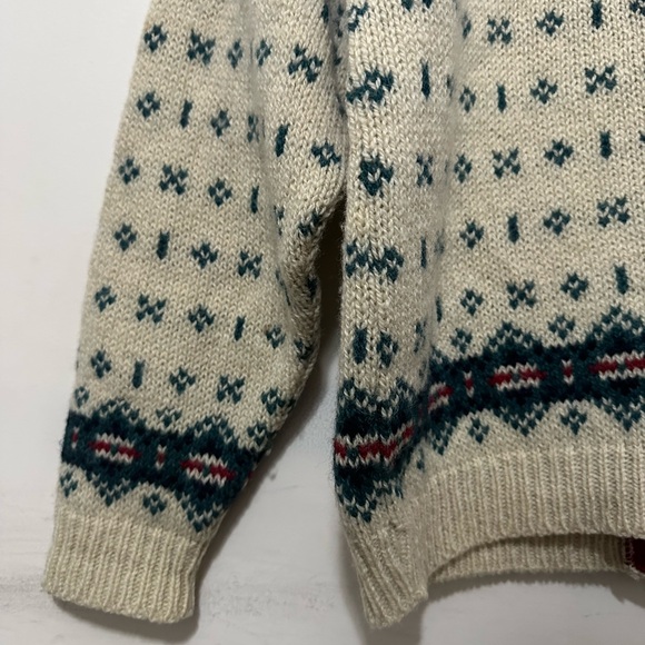 L.L. Bean Beige and Burgundy Knit Cardigan - Picture 12 of 14